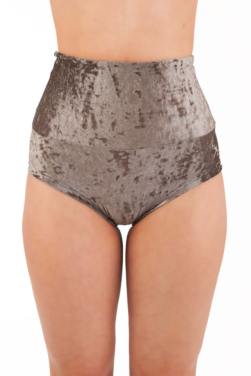 High waisted velvet pole shorts - Betty - Image 50